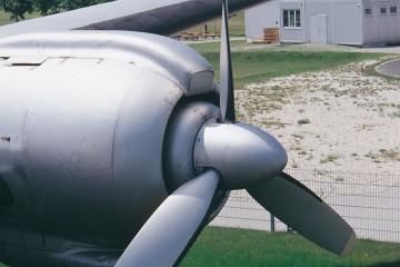 Detailaufnahme eines Flugzeug-Propellers.