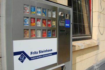 Bild eines silberfarbenen Zigarettenautomaten